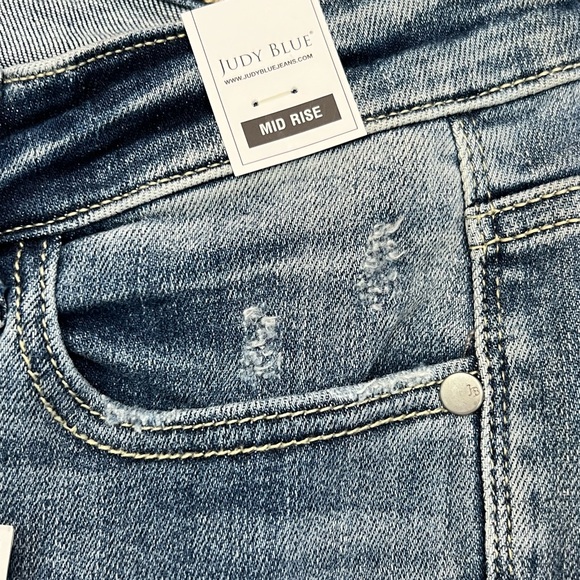 JUDY BLUE Mid Rise Light/Medium Wash Skinny Fit Jeans Sz 3/26 NWT - Picture 7 of 11
